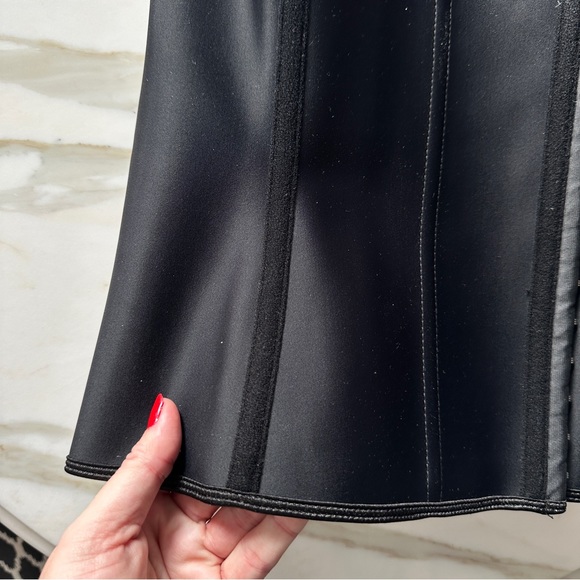 Waist trainer corset / Tummy compression wear - Picture 10 of 14